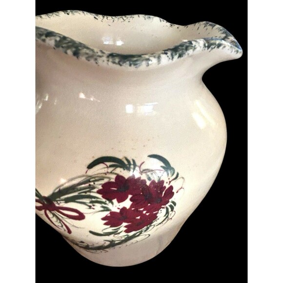 Casey Art Pottery Ruffled Vase  Heart Wreath 8" Hand Painted Made in USA Vtg - Picture 2 of 8